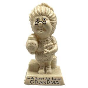 Vintage 1975 W&R Berries To My Sweet and Special Grandma figurine 9066 READ